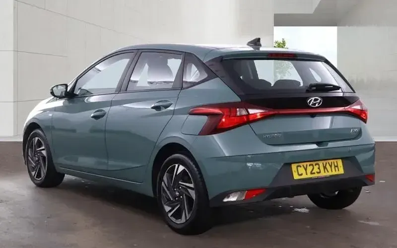 Used Hyundai i20 SE 101 HP (74 kW) 2023 Green Hatchback