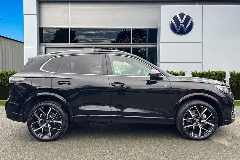 New VW Tiguan R-line 272 HP (200 kW) 2025 Black SUV