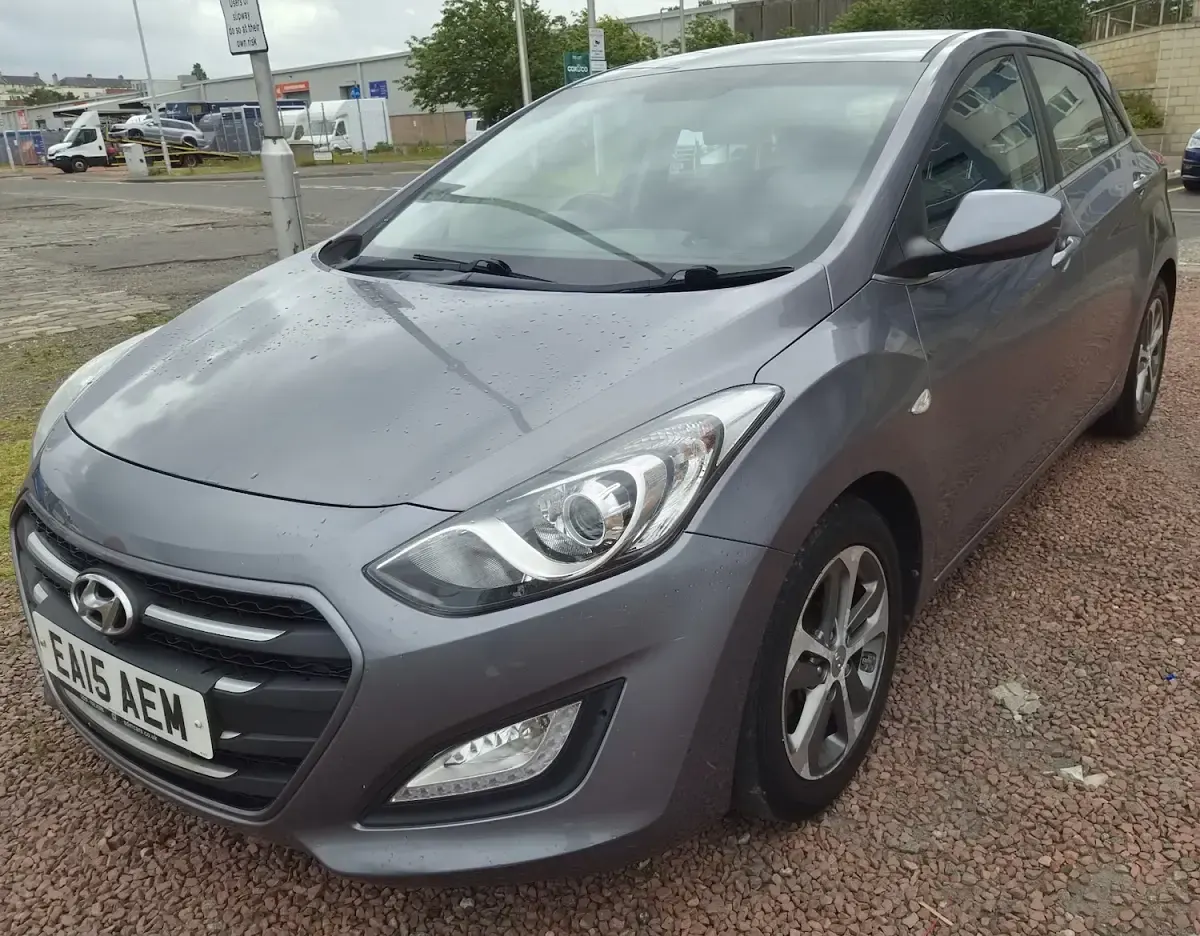 Used Hyundai i30 SE 100 HP (73 kW) 2015 Silver Hatchback