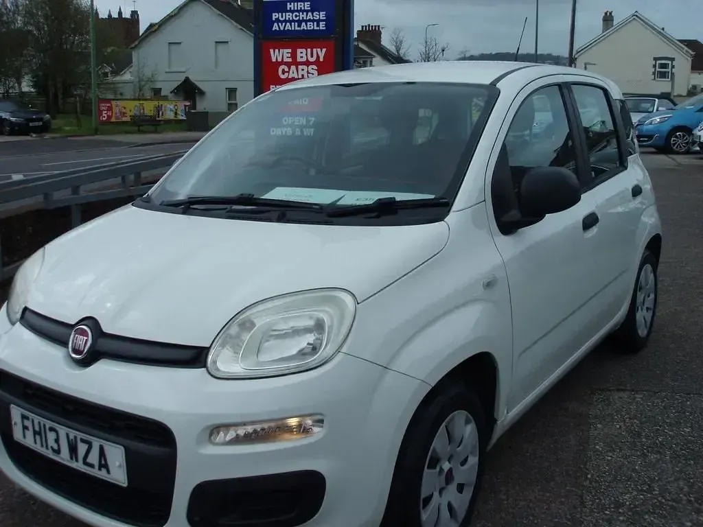 Używany Fiat Panda Pop 69 KM (50 kW) 2013 Biały Hatchback