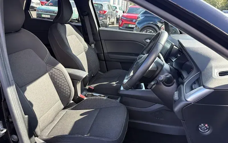 Used Renault Captur Evolution 91 HP (66 kW) 2022 Black SUV