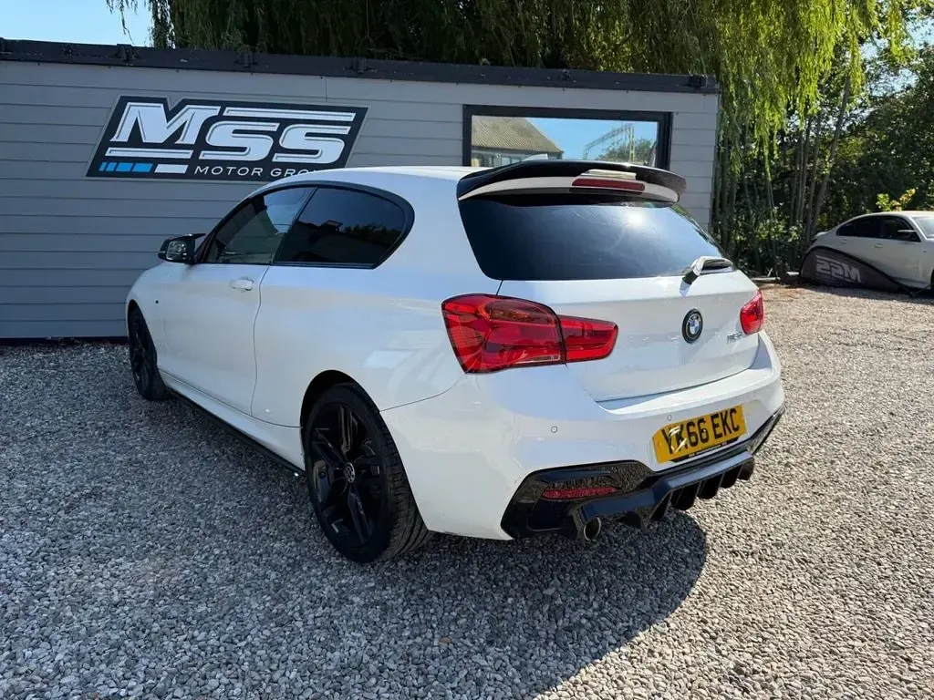 Used BMW 118 M Sport 150 HP (110 kW) 2016 White Hatchback