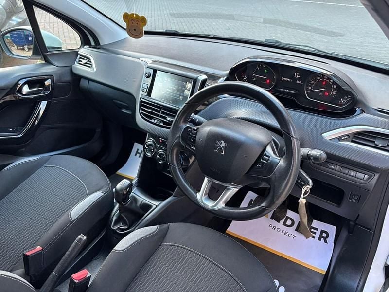 Used Peugeot 208 Active 2015 White Hatchback
