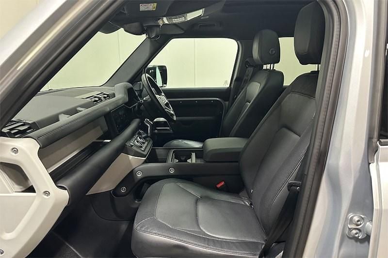 Used Land Rover Defender SE Dynamic 245 HP (180 kW) 2024 Silver SUV