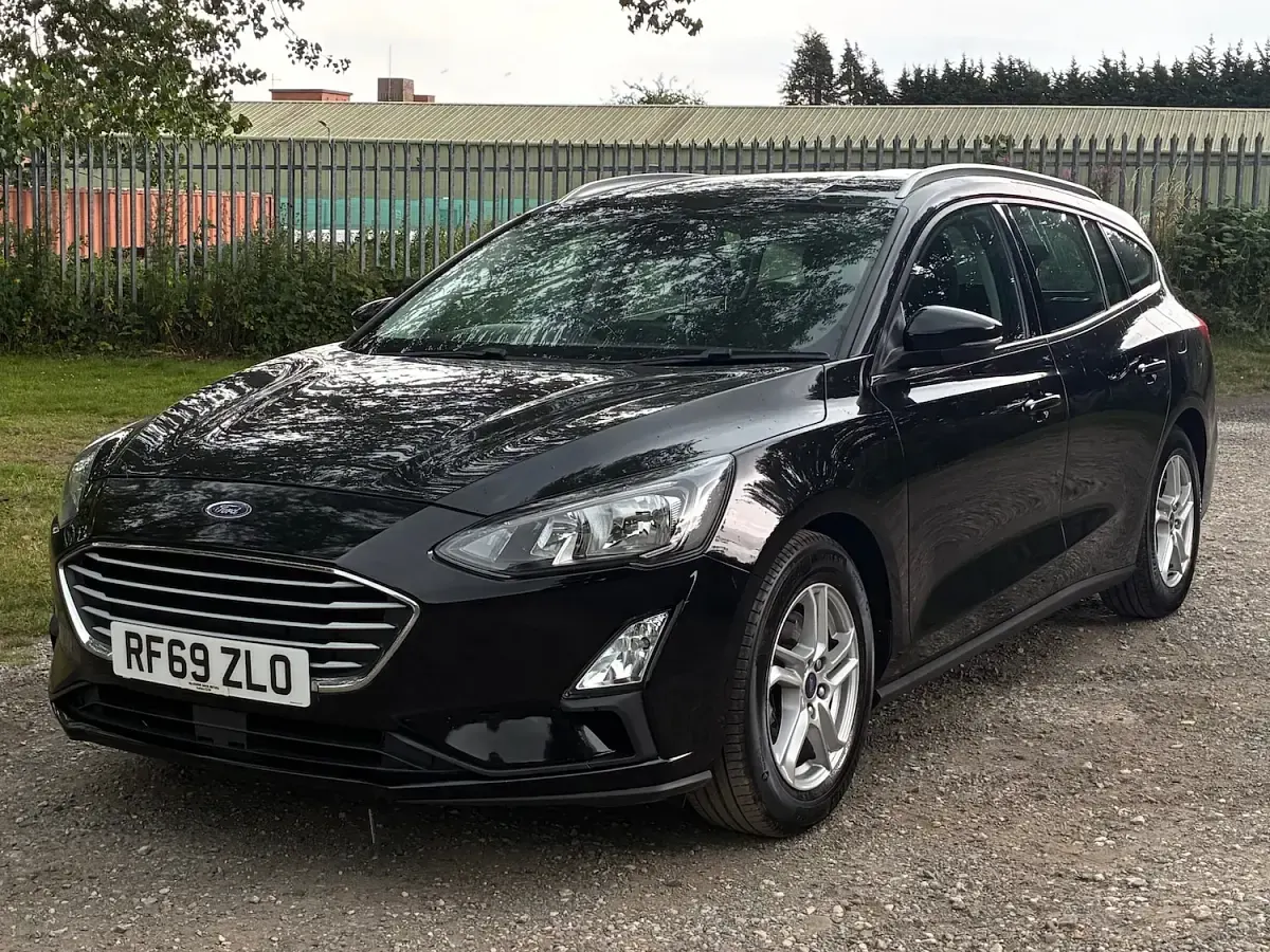 Used Ford Focus Zetec 93 HP (68 kW) 2019 Black Estate