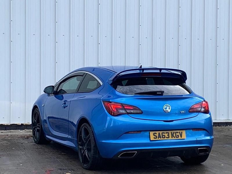 Used Vauxhall Astra GTC 270 HP (198 kW) 2013 Blue Hatchback