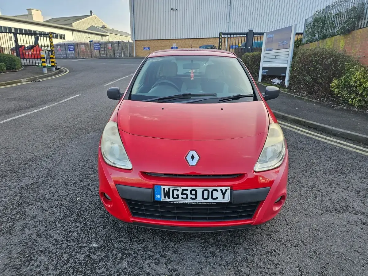 Used Renault Clio Extreme 2010 Red Hatchback