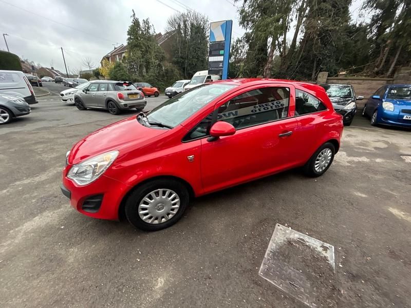 Used Vauxhall Corsa S 2013 Bright red Hatchback
