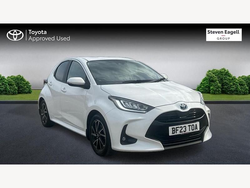 White Used 2023 Toyota Yaris Hybrid Design Hatchback | £16,514 (Good price) - Image 1/3