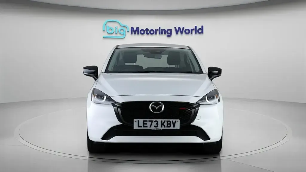 Usado Mazda 2 Homura-Line 90 HP (66 kW) 2023 Branco Citadino