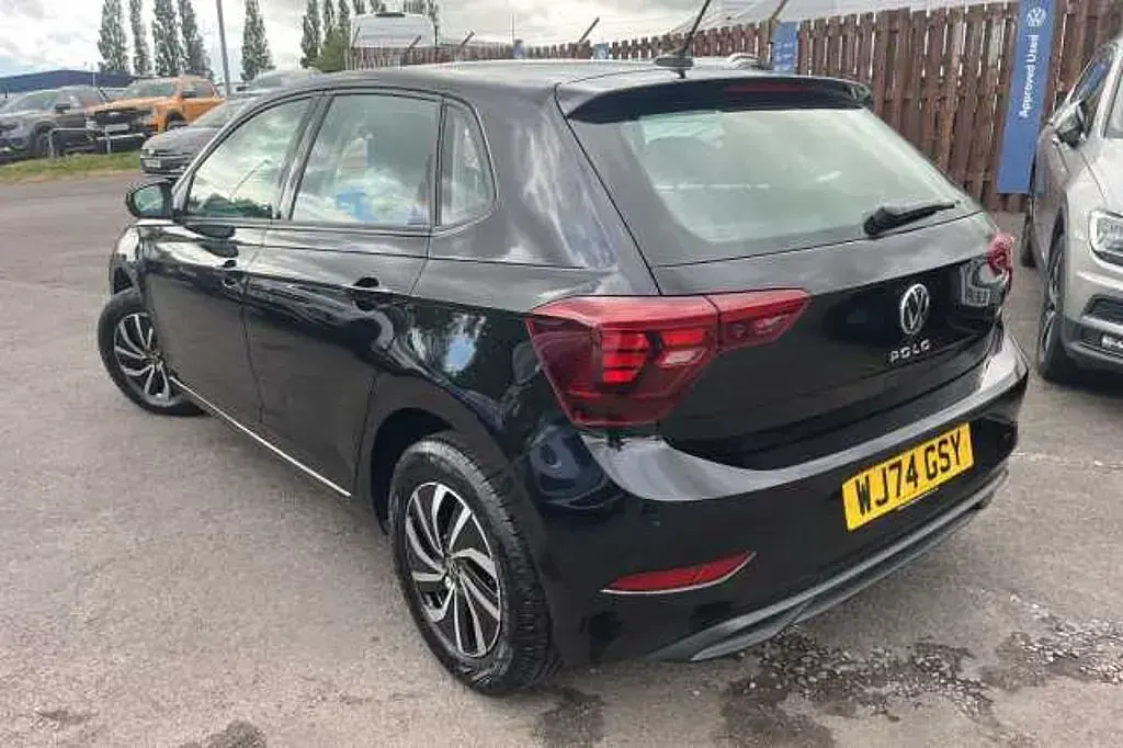 Used VW Polo 80 HP (58 kW) 2024 Hatchback