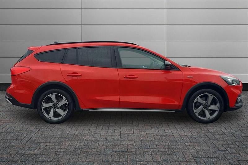 Used Ford Focus Active 120 HP (88 kW) 2021 Race red Estate
