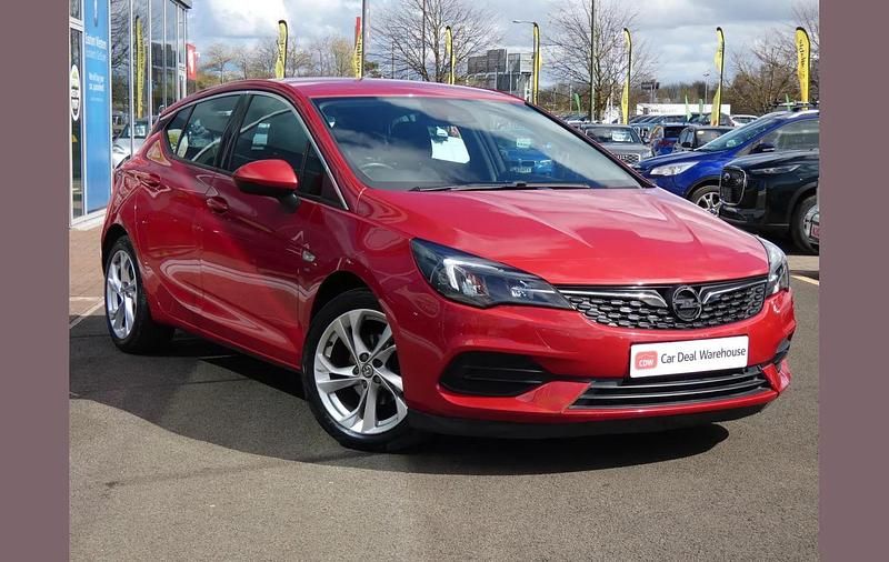 Used Vauxhall Astra SRi 143 HP (105 kW) 2020 Red Hatchback
