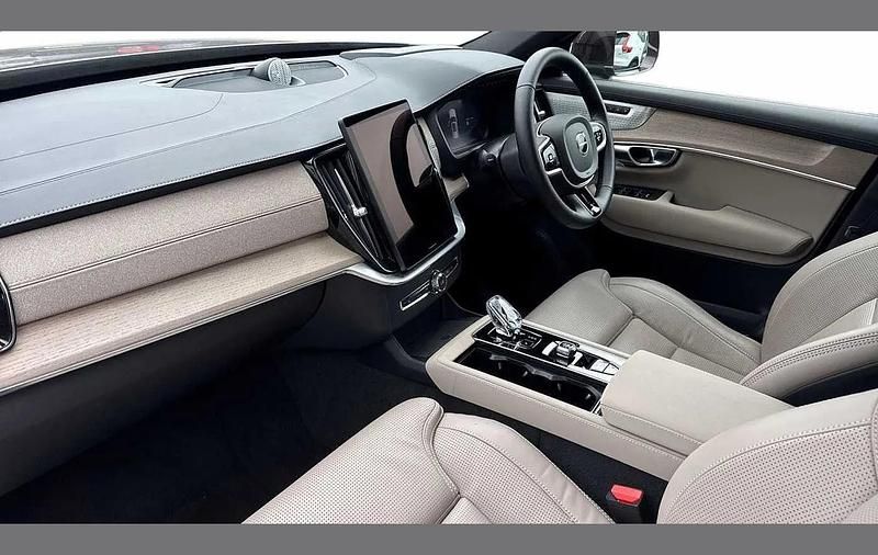 Used Volvo XC90 Ultra 449 HP (330 kW) 2025 Red SUV