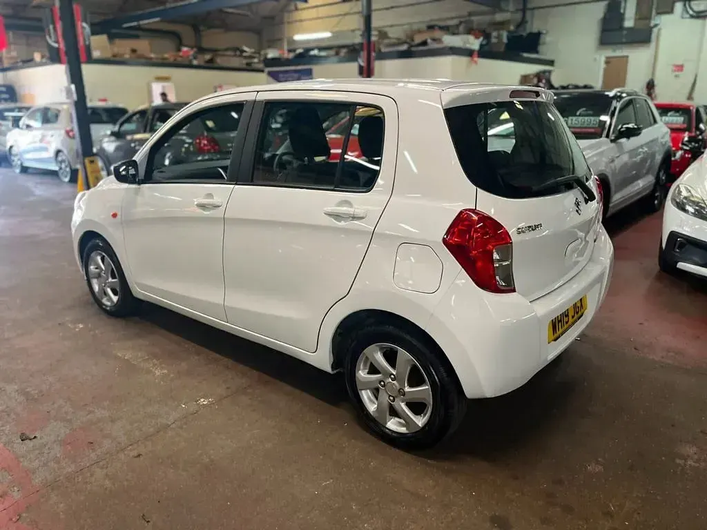 Used Suzuki Celerio SZ3 68 HP (50 kW) 2019 White Hatchback