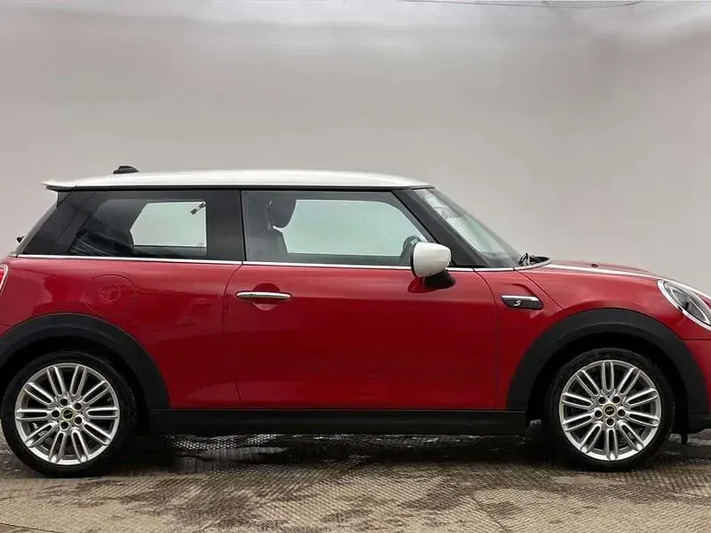 Usado Mini Cooper S Hatch 135 kW (184 CV) 2023 Rojo Utilitario