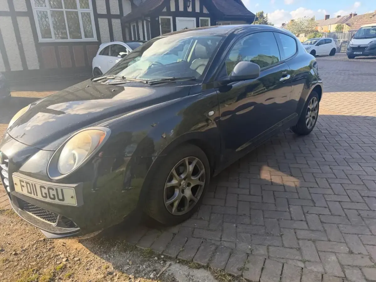 Begagnad Alfa Romeo MiTo Sprint 2011 Svart Halvkombi