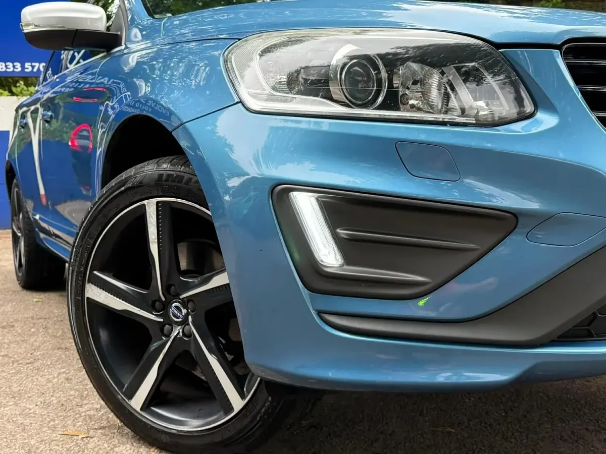 Used Volvo XC60 R-Design 190 HP (139 kW) 2015 Blue SUV