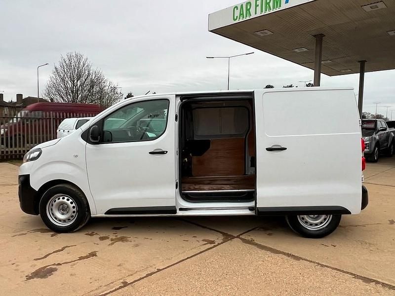 Used Citroën Dispatch 2022 White MPV