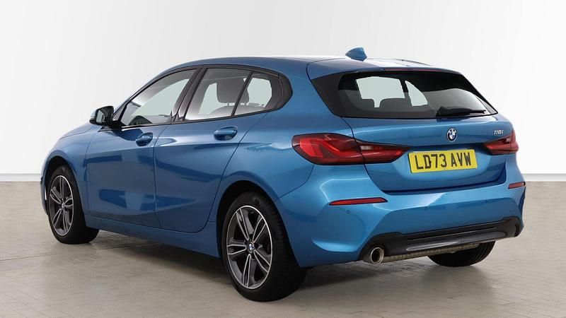 Used BMW 118 Sport Line 134 HP (98 kW) 2023 Blue Hatchback