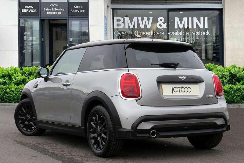 Used Mini Cooper Classic 134 HP (98 kW) 2022 Silver Hatchback