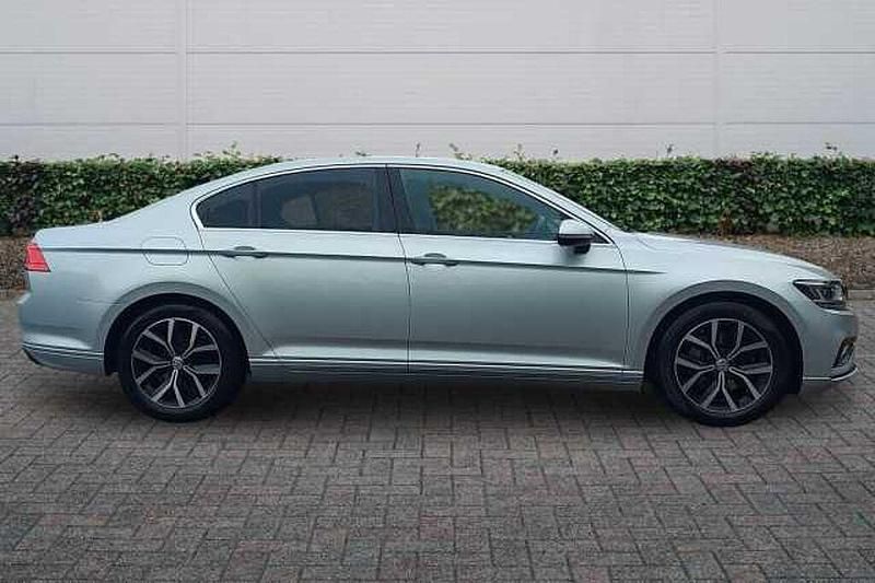 Used VW Passat SEL 150 HP (110 kW) 2020 Silver Sedan
