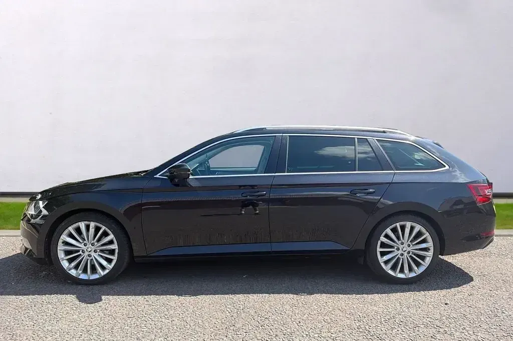 Used Skoda Superb SE L Executive 190 HP (139 kW) 2017 Black Estate