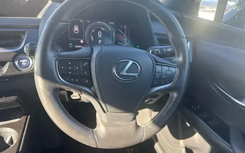 Used Lexus UX 184 HP (135 kW) 2020 Blue SUV