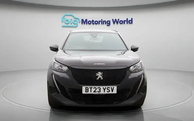 Second-hand Peugeot 2008 Active+ 101 CP (74 kW) 2023 Negru SUV