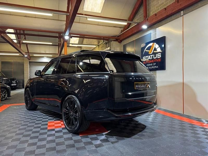 Used Land Rover Range Rover HSE 350 HP (257 kW) 2022 Santorini black SUV