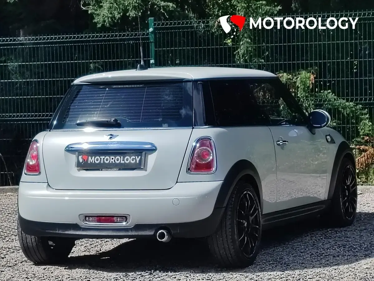 Used Mini Cooper D Hatch 110 HP (80 kW) 2012 Silver Hatchback