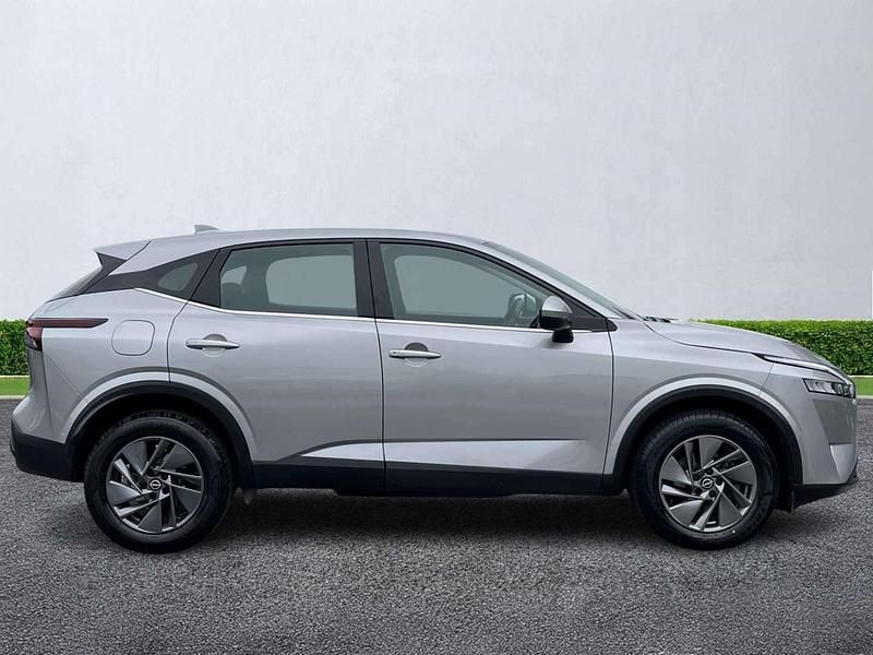 Used Nissan Qashqai Acenta Premium 158 HP (116 kW) 2022 Silver SUV