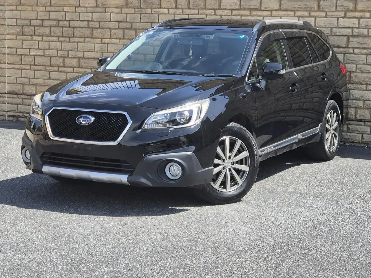 Used Subaru Outback Premium 175 HP (128 kW) 2015 Black Estate
