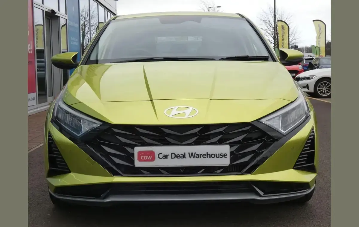 Used Hyundai i20 Premium 99 HP (72 kW) 2025 Green Hatchback