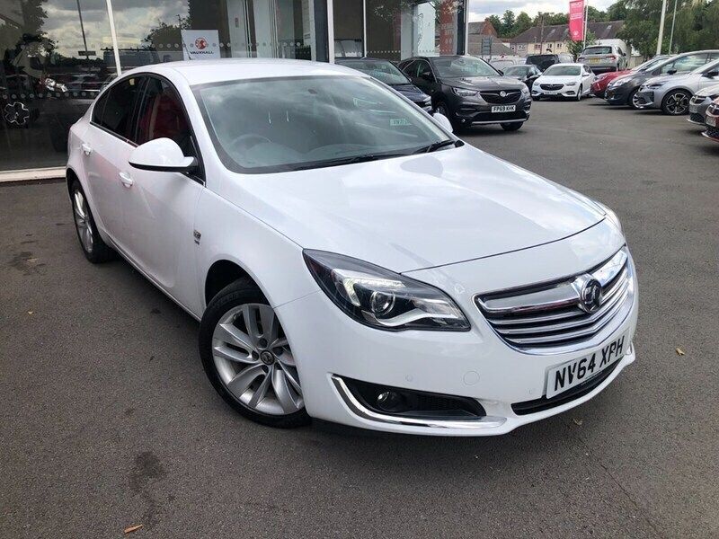 Used Vauxhall Insignia SRi 140 HP (102 kW) 2015 White Hatchback