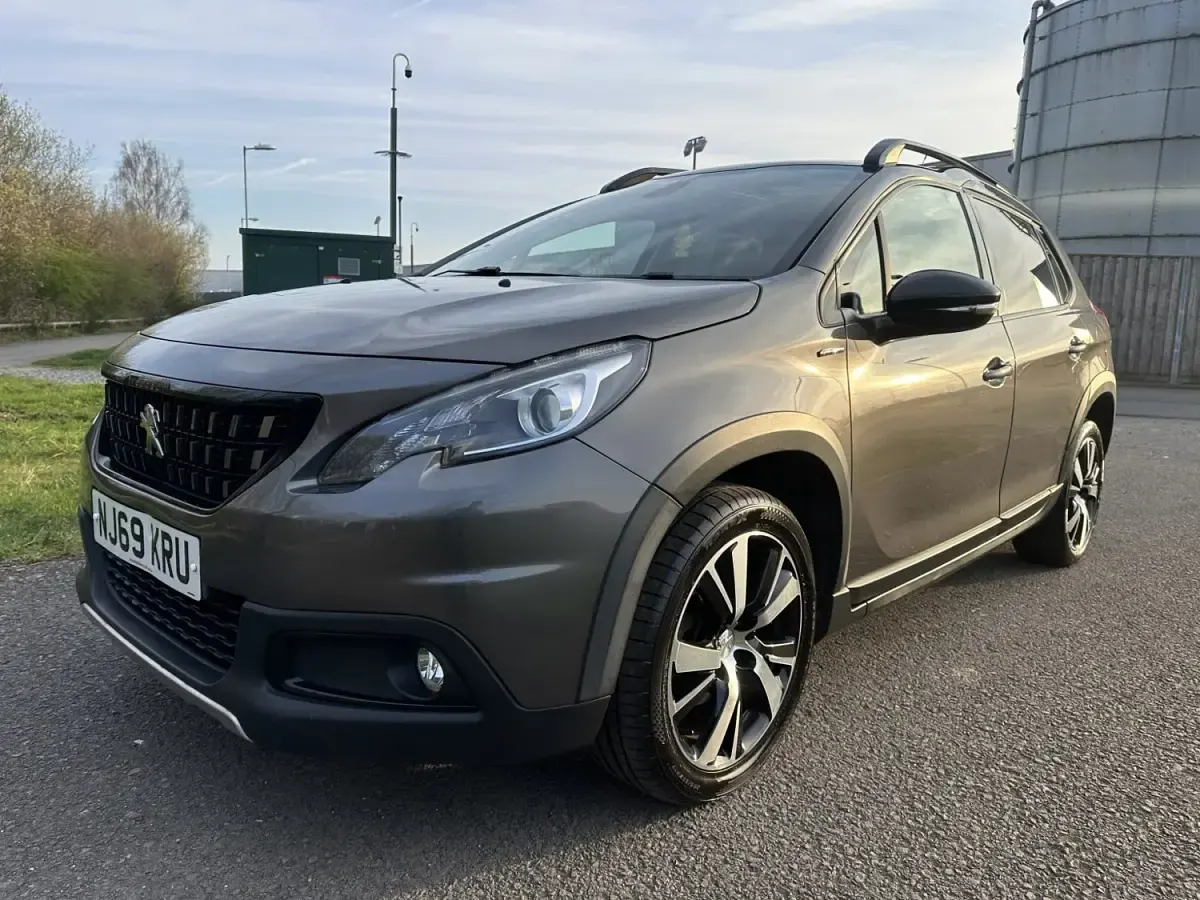 Begagnad Peugeot 2008 GT-line 2019 Grå SUV