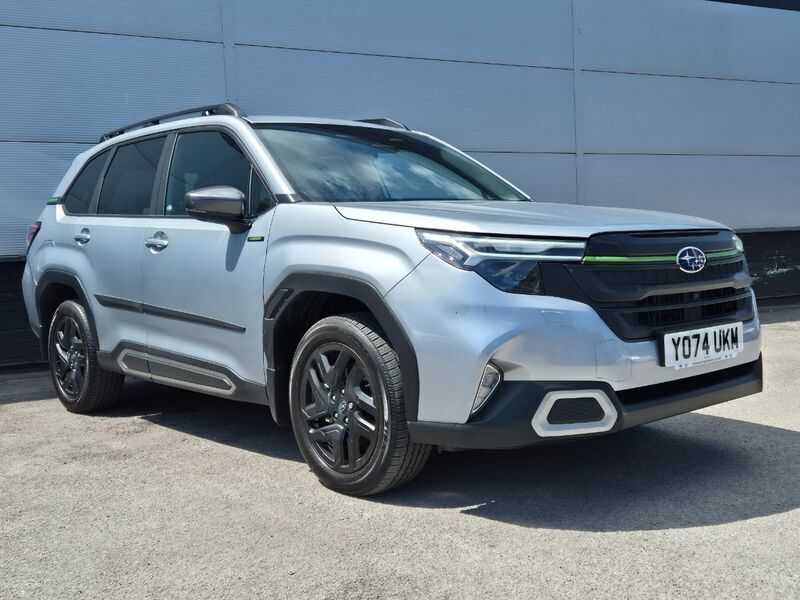 Begagnad Subaru Forester 2025 Silver SUV