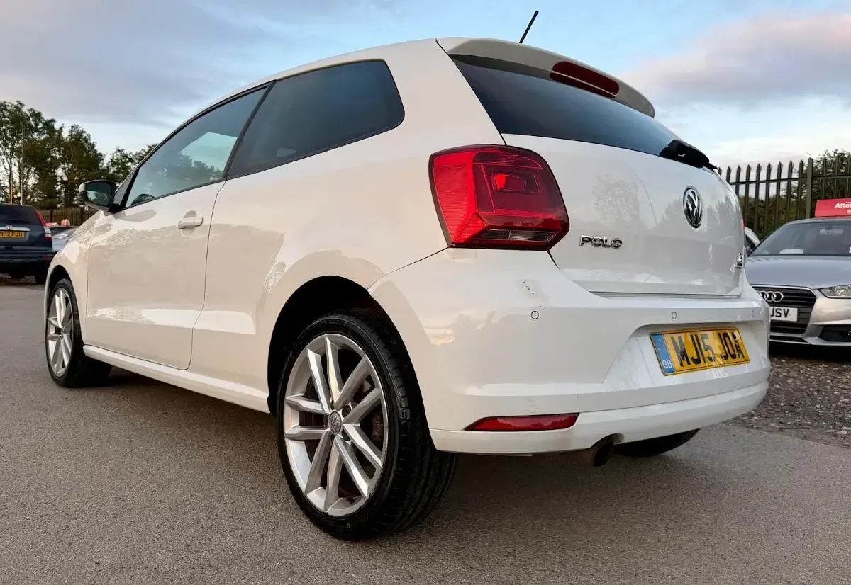 Used VW Polo SEL 110 HP (80 kW) 2015 White Hatchback