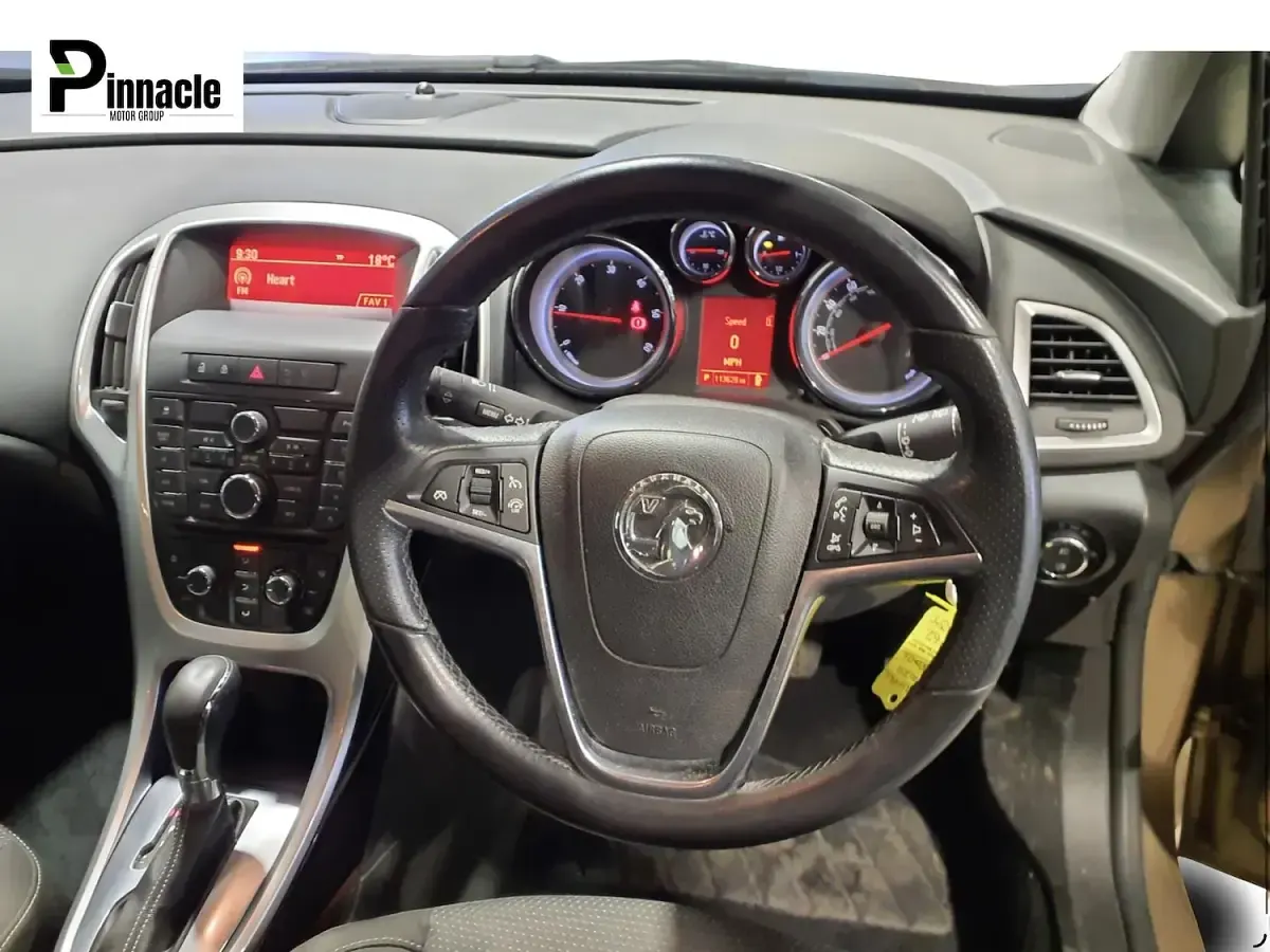 Used Vauxhall Astra SRi 165 HP (121 kW) 2013 Bronze Hatchback