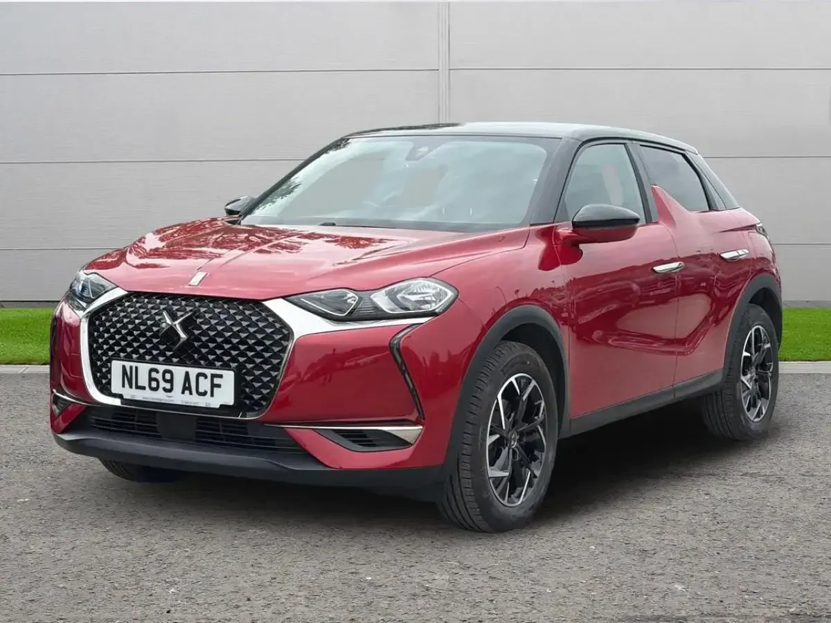 Begagnad DS Automobiles DS3 Crossback Prestige 100 HK (73 kW) 2019 Röd SUV