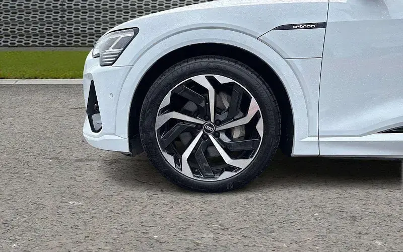 Used Audi e-tron Sportback Black Edition 230 kW (313 HP) 2022 White SUV
