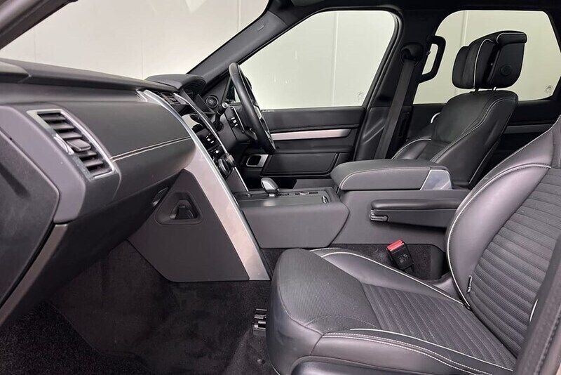 Used Land Rover Discovery HSE Dynamic 300 HP (220 kW) 2021 Silver SUV