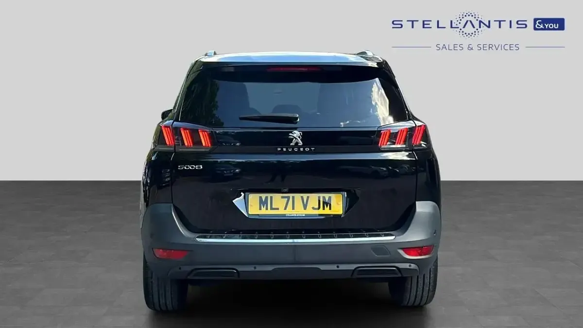 Used Peugeot 5008 Allure Premium 129 HP (94 kW) 2021 Black SUV