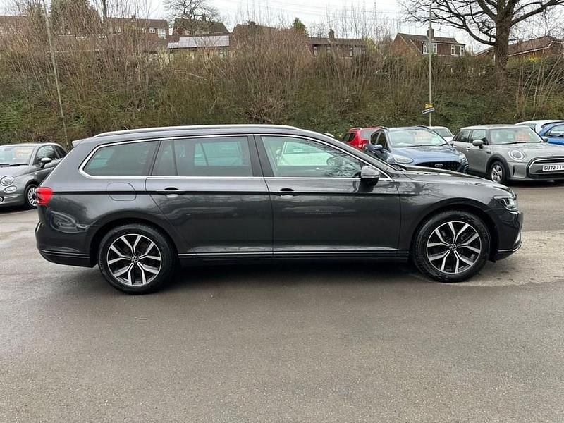 Used VW Passat SEL 150 HP (110 kW) 2023 Grey Estate