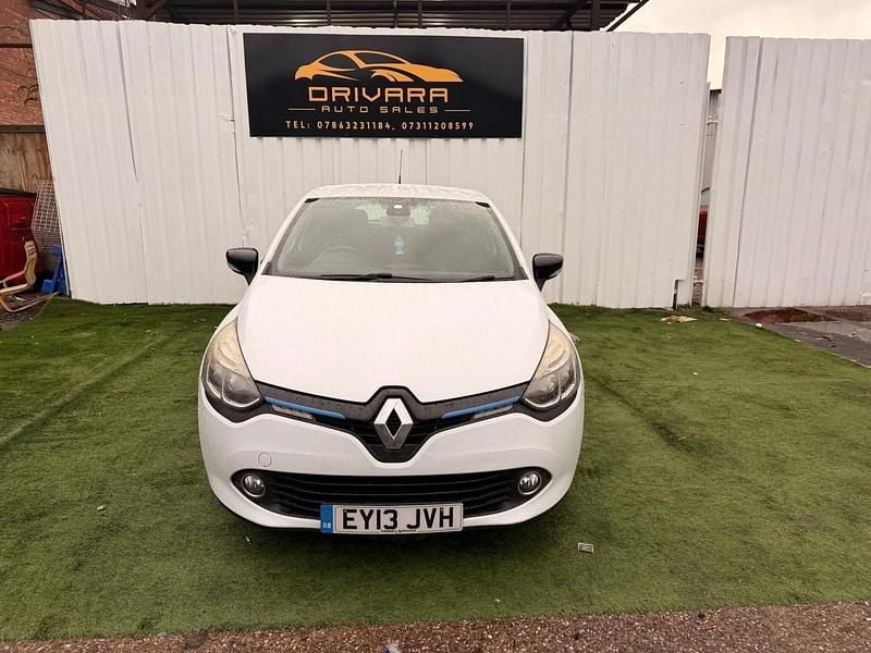 White Used 2013 Renault Clio IV Dynamique Hatchback | £2,000 (Good price) - Image 1/4