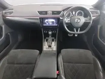 Usado Skoda Superb SportLine 150 HP (110 kW) 2017 Branco Citadino