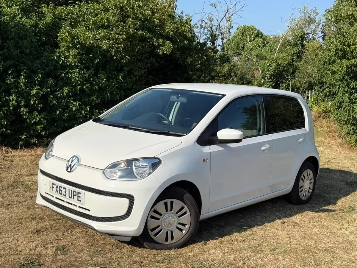 Used VW up! move up! 60 HP (44 kW) 2013 White Hatchback