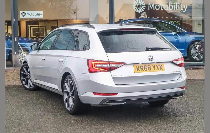 Used Skoda Superb SportLine 148 HP (108 kW) 2019 Brilliant silver metallic Estate