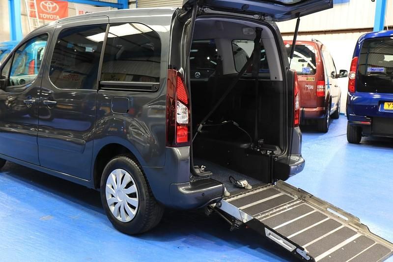 Used Peugeot Partner 2015 Grey MPV
