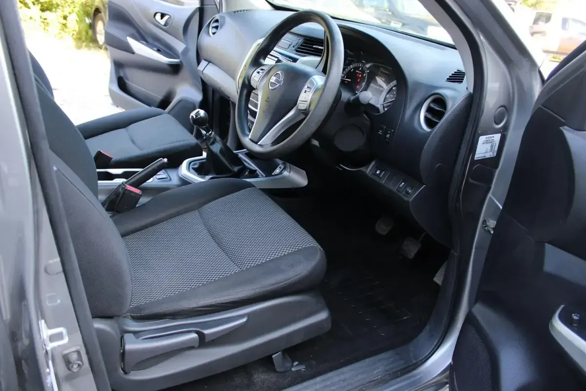 Used Nissan Navara Acenta 2016 Grey Pickup